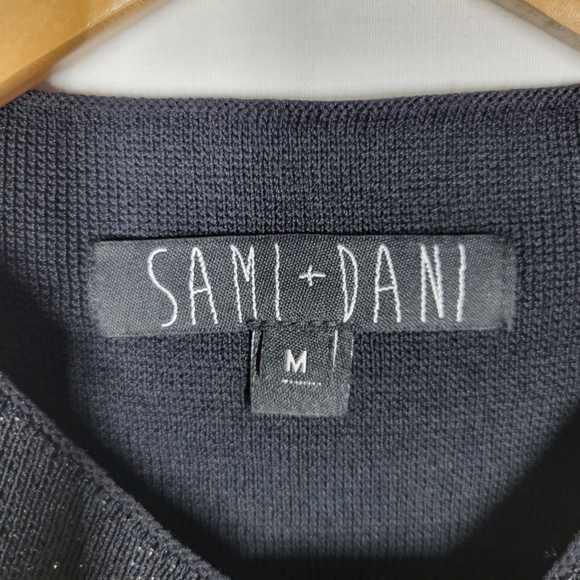 Sami + Dani Black Gold Daisy Print Knit Sleeveless Sweater Dress Size Medium - Picture 3 of 9